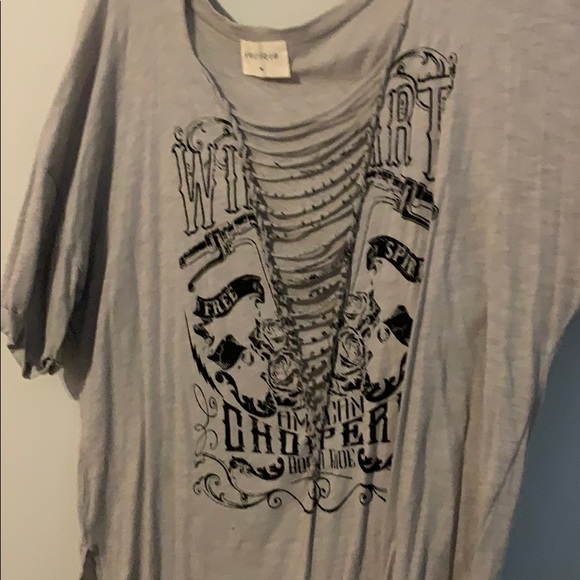 Graphic tee - Picture 2 of 6